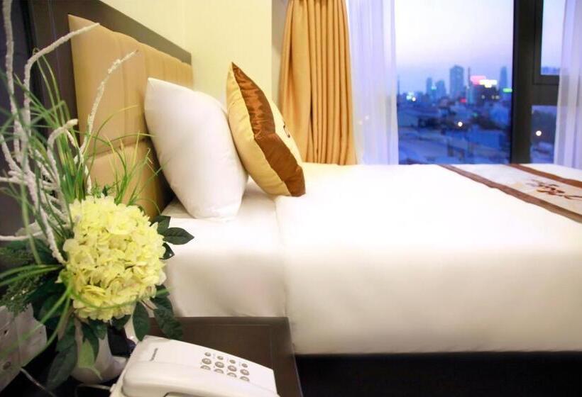 اتاق استاندارد سه نفره, May