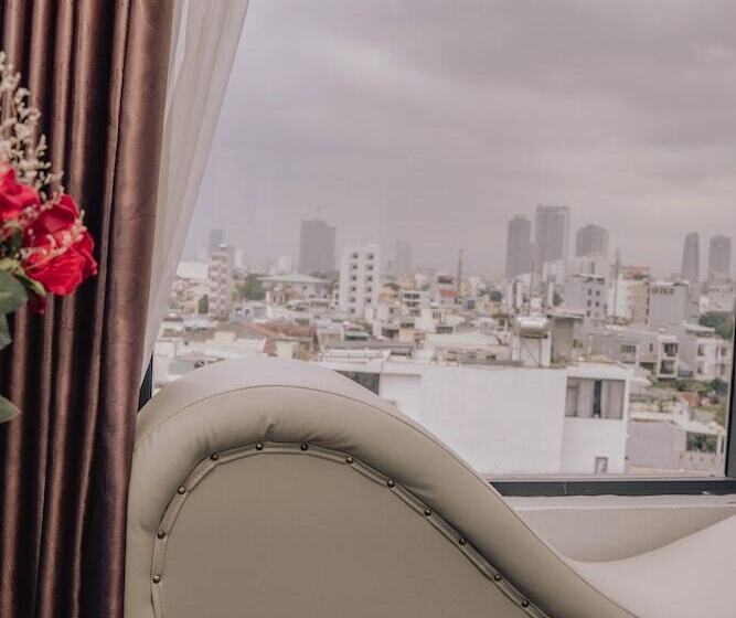 اتاق استاندارد سه نفره, May