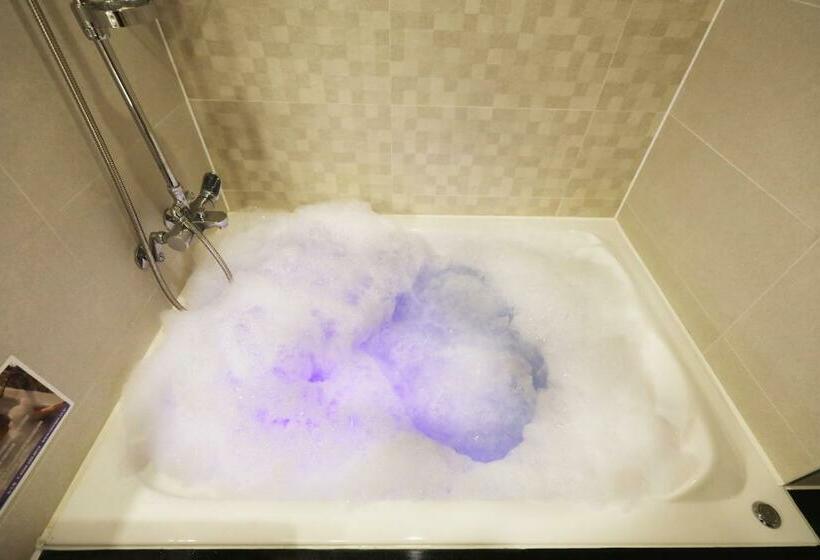 标准间, Paju Golden Hill