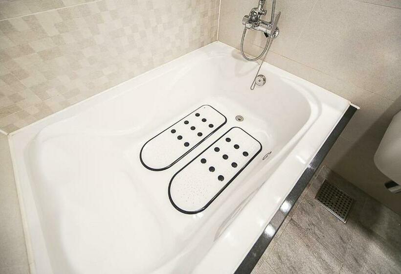 标准间, Paju Golden Hill