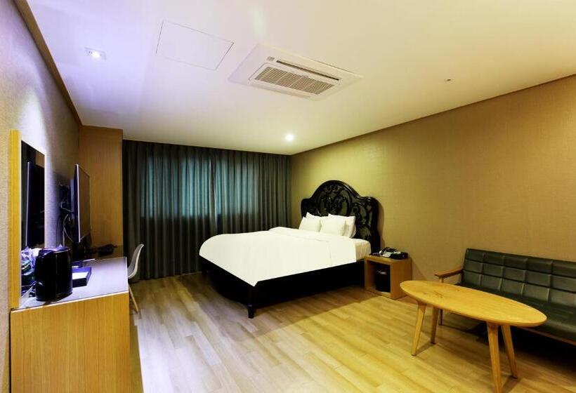패밀리 스위트, Paju Golden Hill
