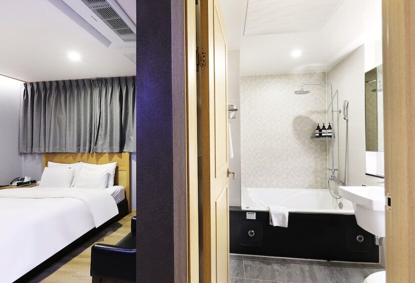 豪华房间, Paju Golden Hill