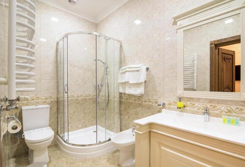 سوییت, Panskiy Dvir