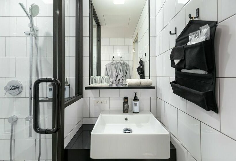 Standart Oda, Trunkcat Street