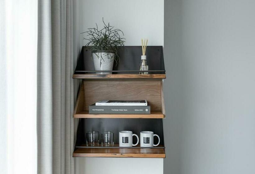 Standart Oda, Trunkcat Street