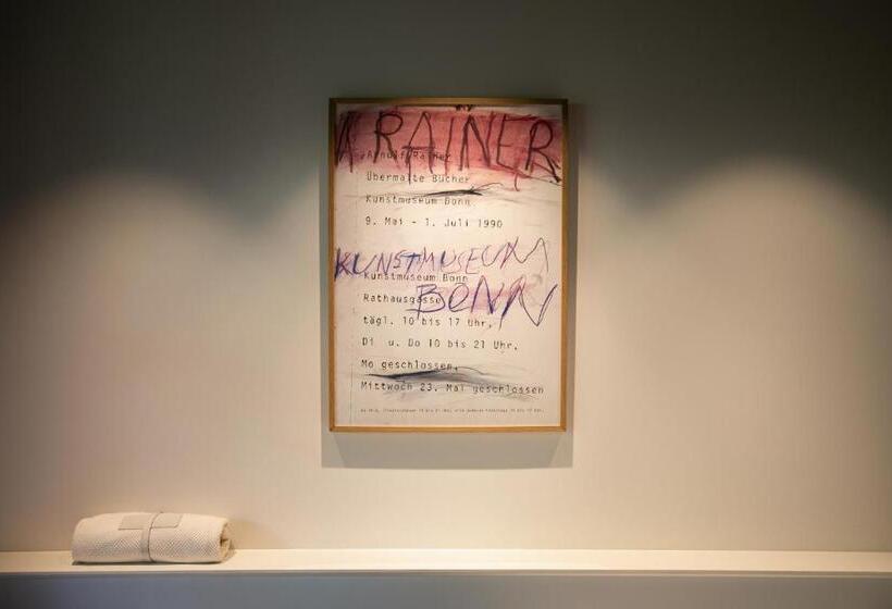 Balkonlu Standart Oda, Trunkcat Street