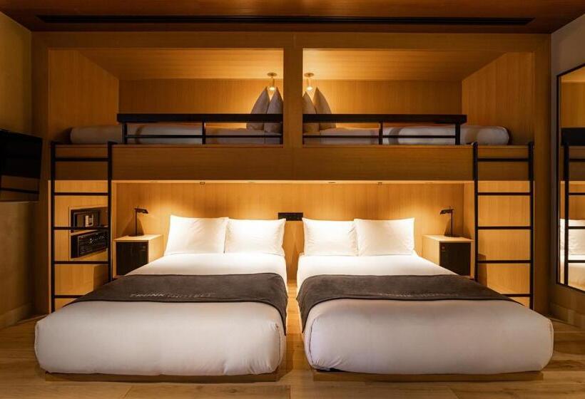 Balkonlu Junior Süit, Trunkcat Street