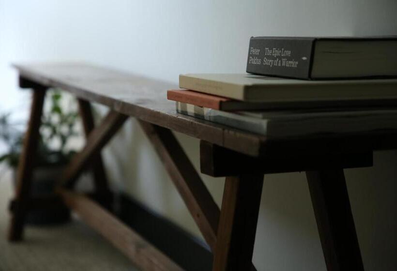 Süit, Trunkcat Street