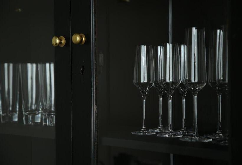 Süit, Trunkcat Street