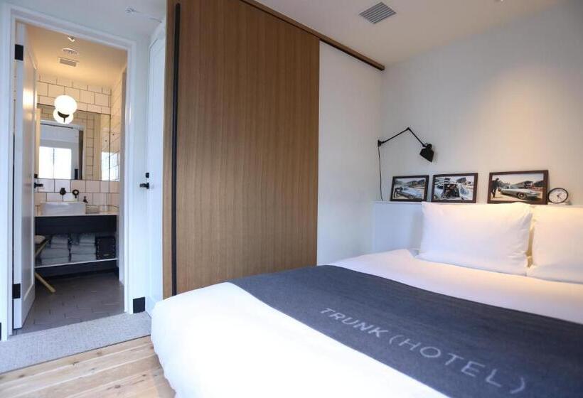 Süit, Trunkcat Street