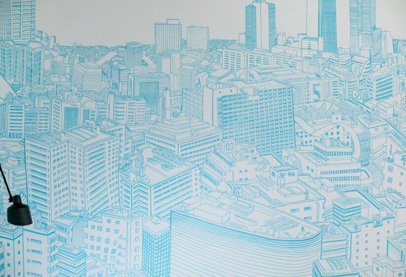 Balkonlu Delüks Oda, Trunkcat Street