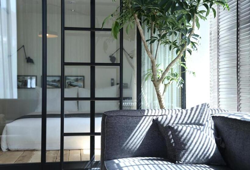 Süit, Trunkcat Street