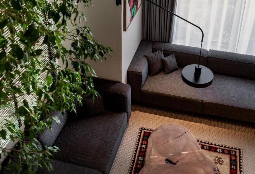 Süit, Trunkcat Street