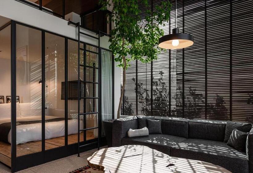 Süit, Trunkcat Street