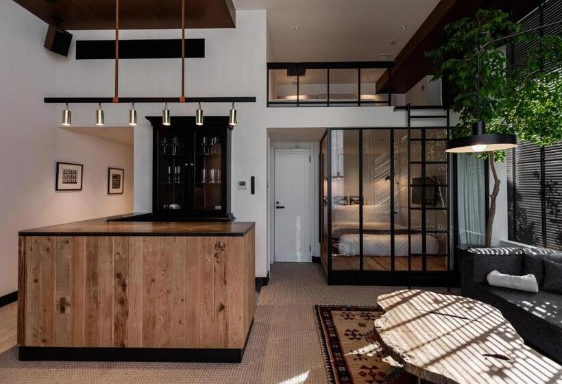 Süit, Trunkcat Street