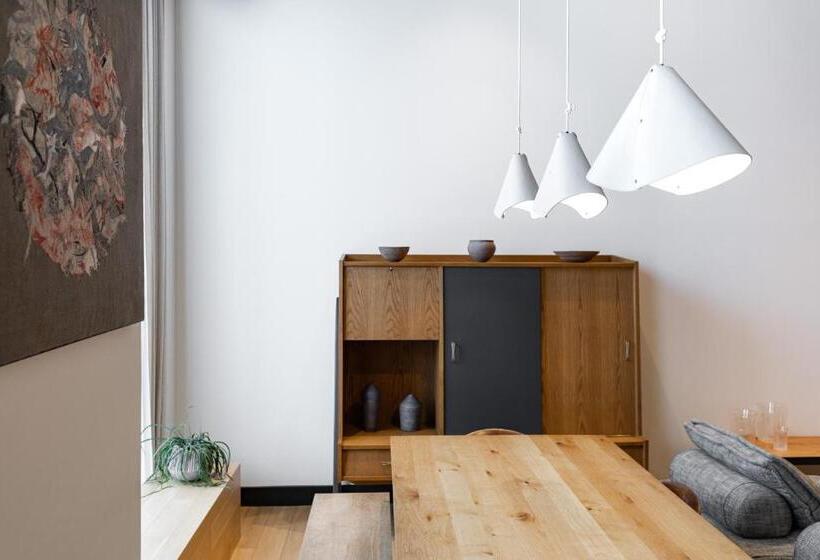 Süit, Trunkcat Street