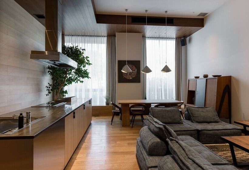 Standart Oda, Trunkcat Street