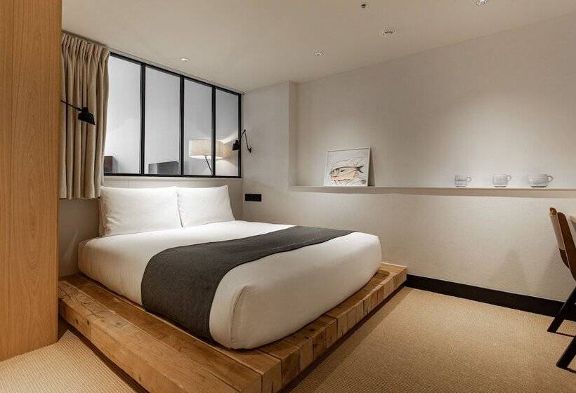 Standart Oda, Trunkcat Street