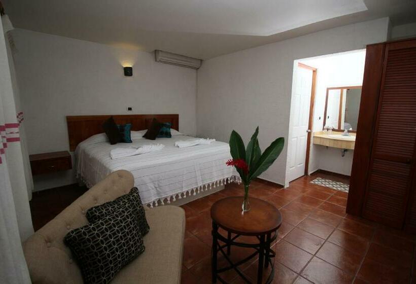 جناح مطلّ علي حمام السباحة, Villa Blanca Suites