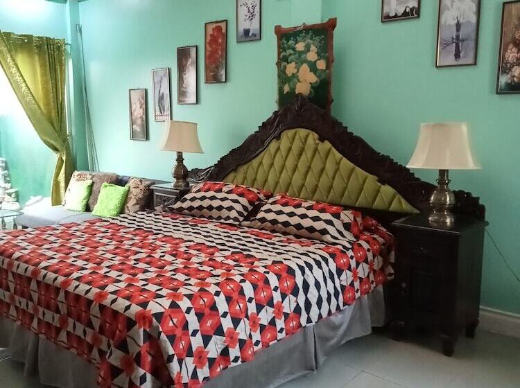 سوییت لوکس, Villa 301 B&b