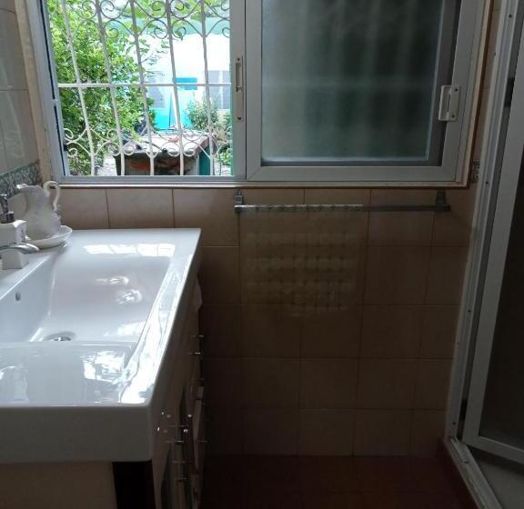جناح ديلوكس, Villa 301 B&b