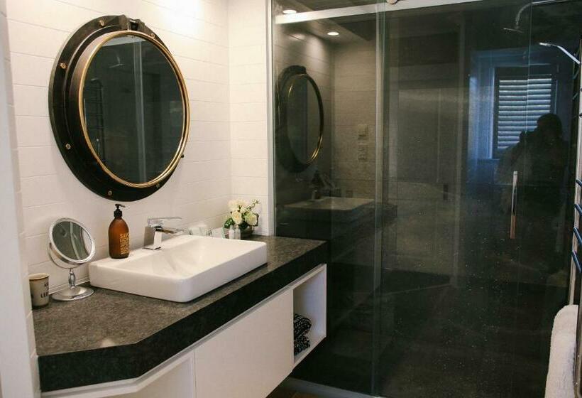 Четырехместный Номер Deluxe, Ngamihi Lodge