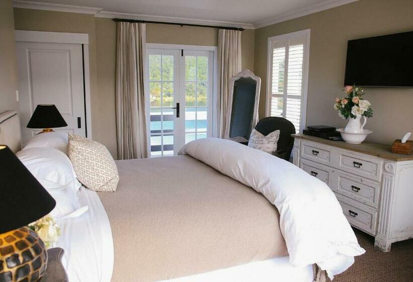 اتاق لوکس چهار تخته, Ngamihi Lodge