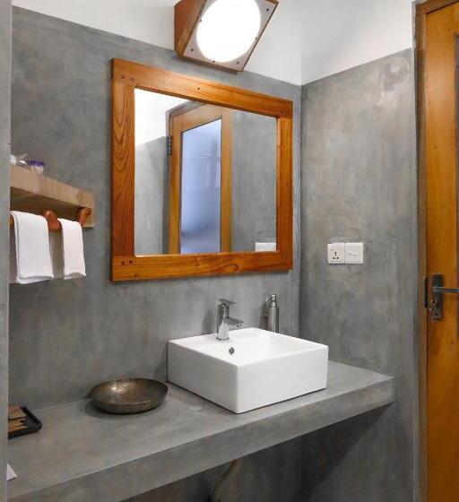 Standardrum Bergsutsikt, The One Ella