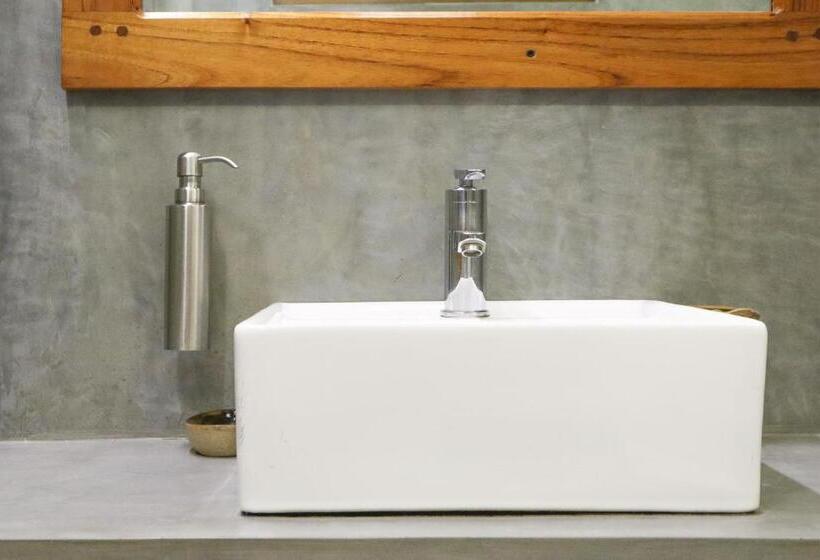 Standardrum Bergsutsikt, The One Ella