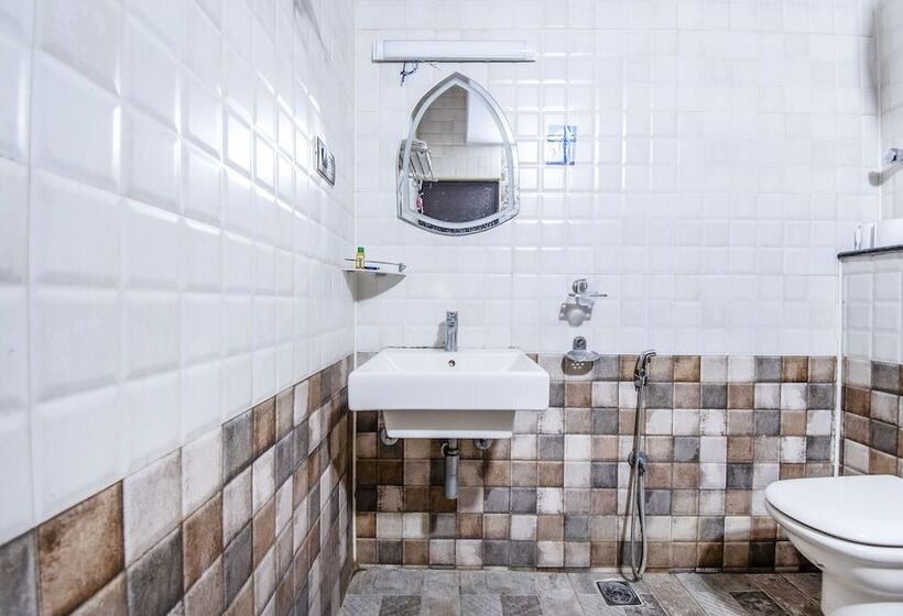 デラックスルーム, Fabhotel Frazer Suites   Nr Bangalore Cantt Railway Station