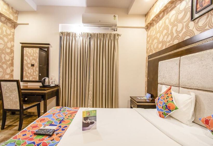 デラックスルーム, Fabhotel Frazer Suites   Nr Bangalore Cantt Railway Station