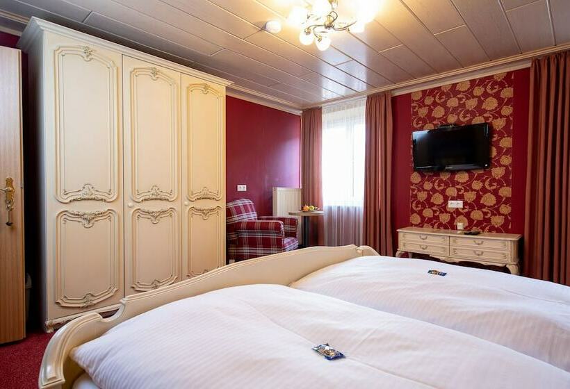 Номер Комфорт, Restaurant Straussen