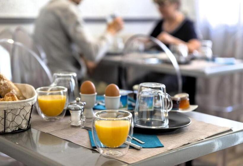 Номер Стандарт, Hôtel Du Golfe Sete Balaruc