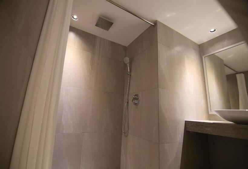 디럭스 룸 킹사이즈 침대, Mittapan