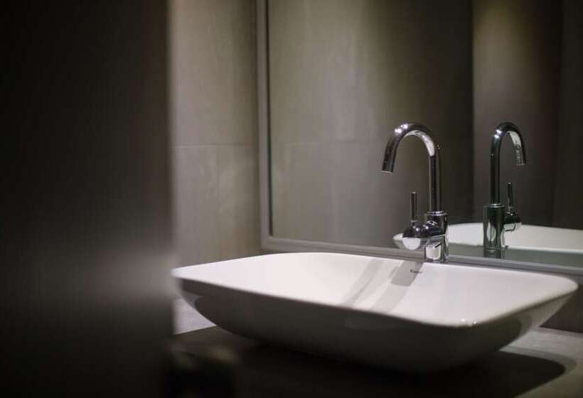 수피리어 룸, Mittapan