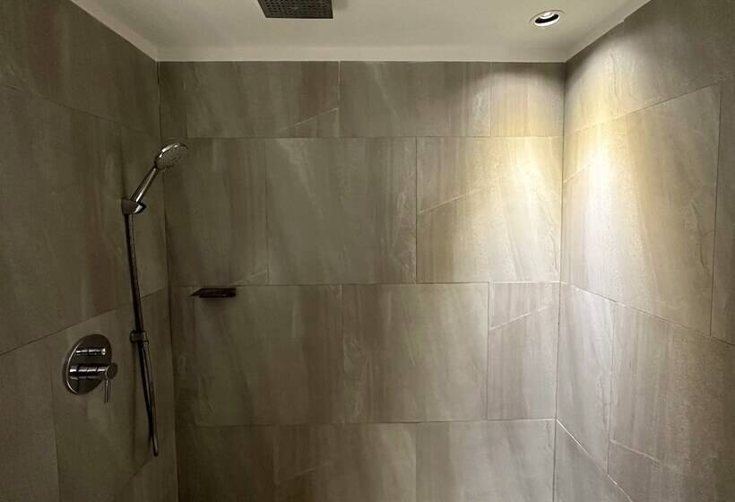 발코니 디럭스 룸, Mittapan