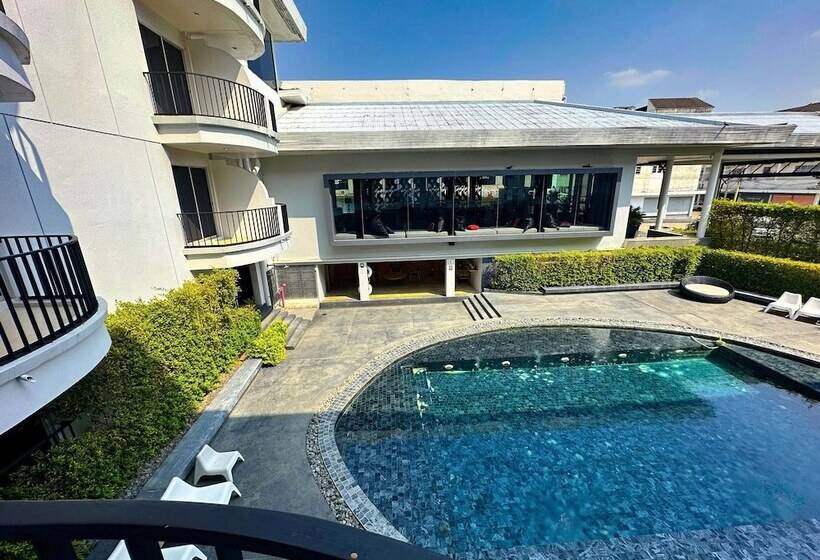 발코니 디럭스 룸, Mittapan