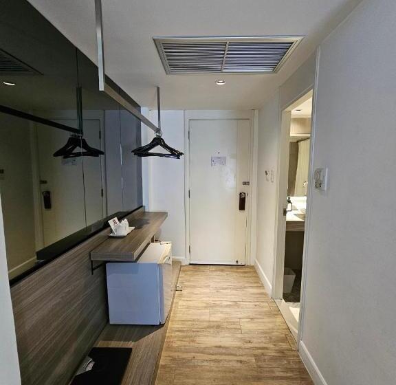 수피리어 룸, Mittapan