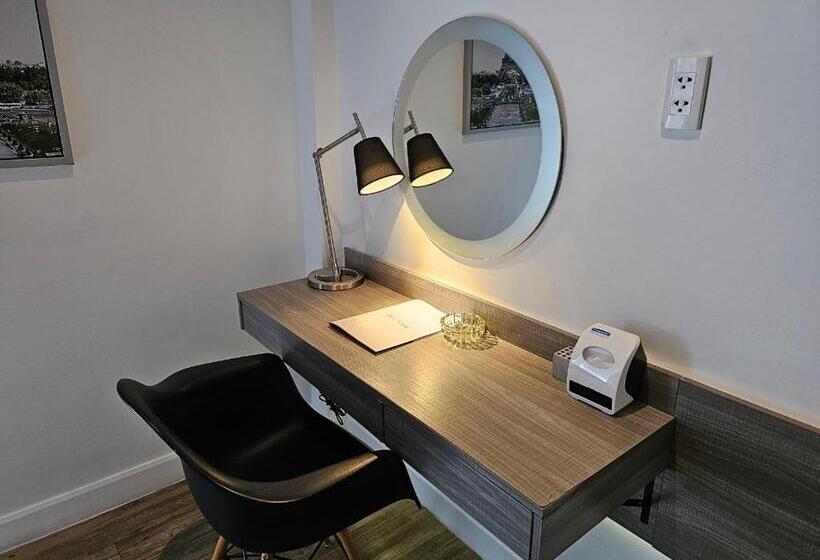 수피리어 룸, Mittapan