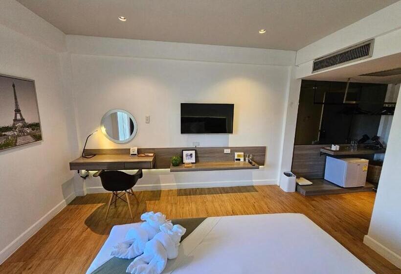 디럭스 룸 킹사이즈 침대, Mittapan