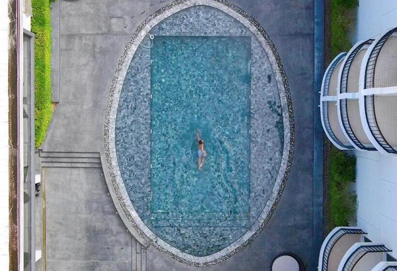 디럭스 룸, Mittapan