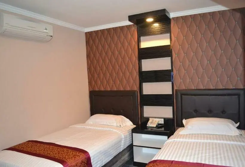 Superior-huone, Puncak Budget