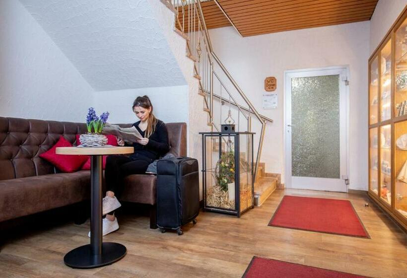 Номер Стандарт, Restaurant Straussen