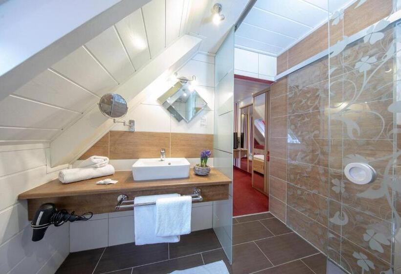 Номер Комфорт, Restaurant Straussen