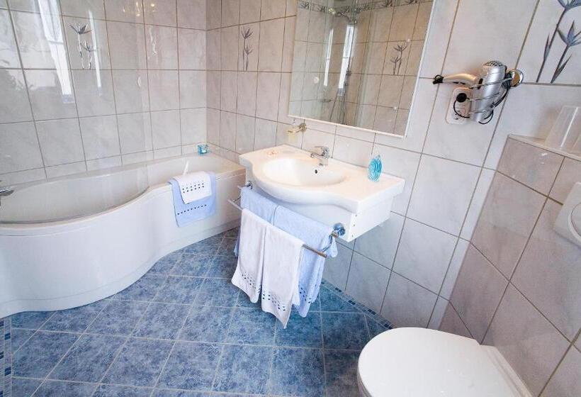 Номер Комфорт, Restaurant Straussen