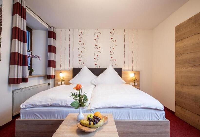 Номер Комфорт, Restaurant Straussen