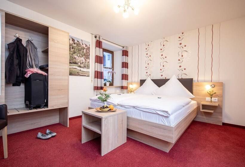 Номер Комфорт, Restaurant Straussen