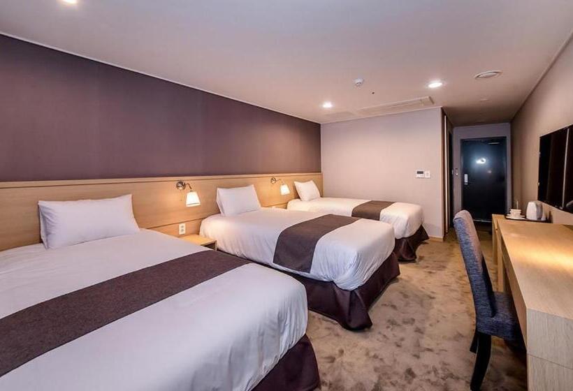 豪华三人间, Shalom Jeju