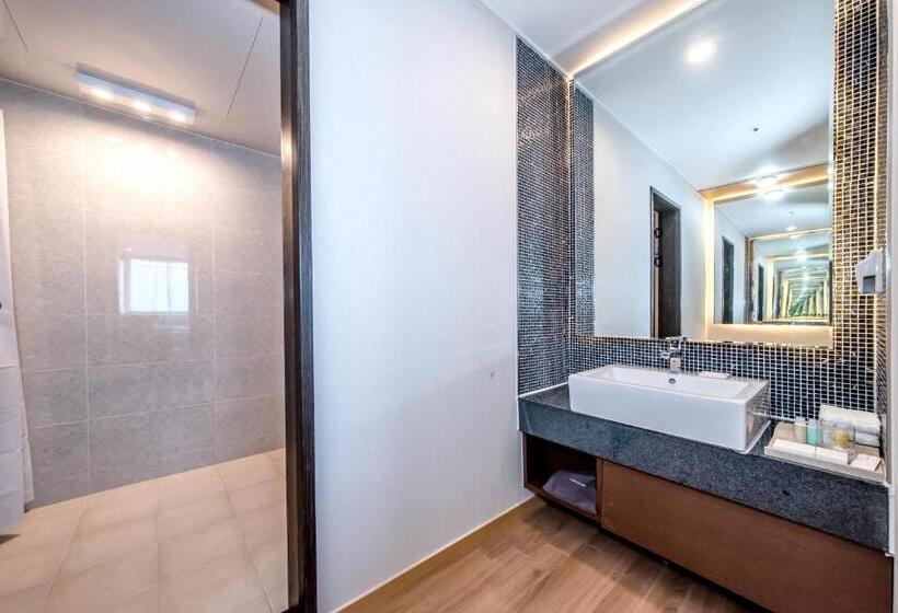 豪华套房, Shalom Jeju