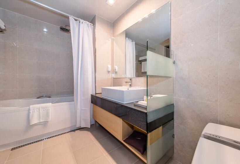 豪华三人间, Shalom Jeju